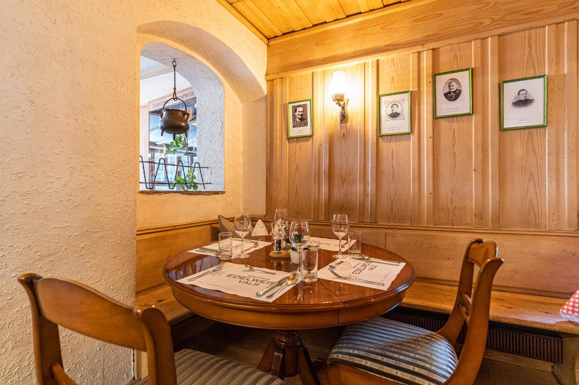Gasthaus Edelweiss Валс Екстериор снимка